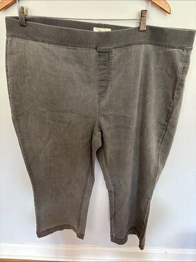Per Se Cropped Pull-On Jeans in Olive